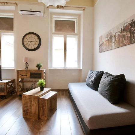 בודפשט Standard Apartment By Hi5 - Nyugati Square מראה חיצוני תמונה